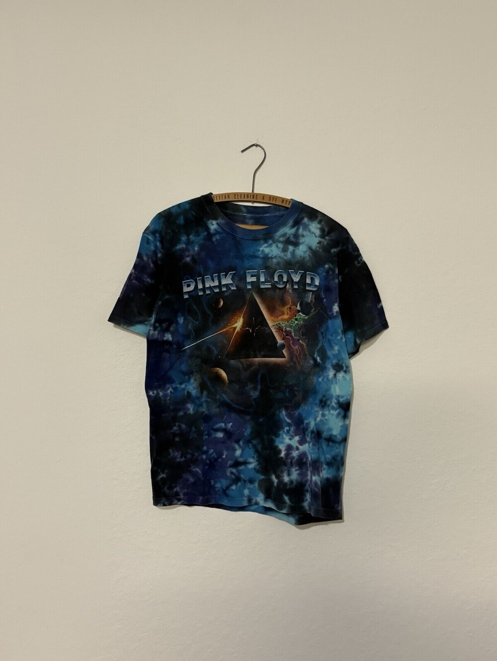 Liquid Blue 2015 Pink Floyd Men's Blue Tie-Dye Dark Side of Moon Shirt Size M